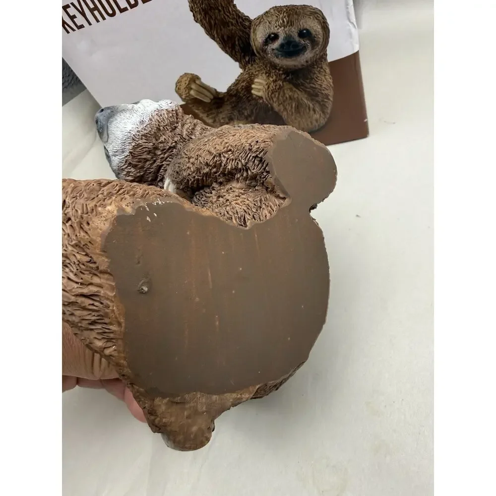 Magnetic Key Holder, Cute Magnetic Lazy Sloth Statue Keychain Securely Keep Keys